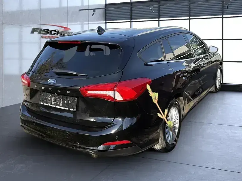 Gebraucht Ford Focus Titanium 182 PS (133 kW) 2022 Schwarz Kombi