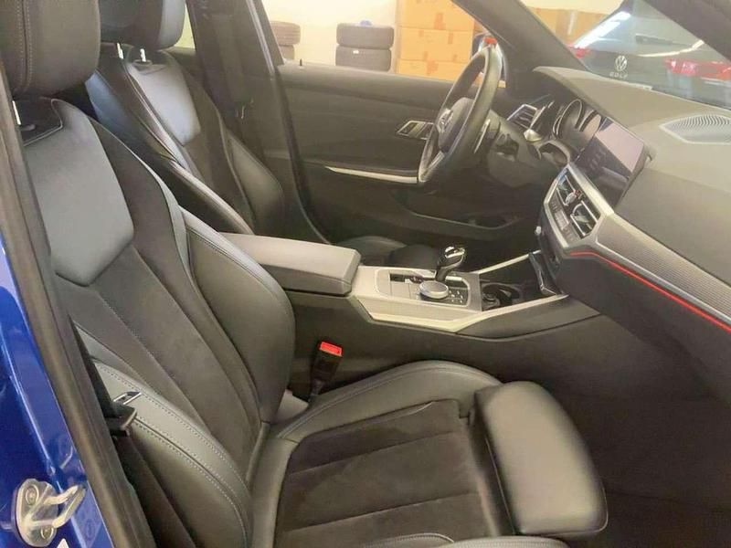 Blau Gebraucht 2020 BMW 320 M Sport Kombi | 27.222 € (Superpreis) - Bild 1/4