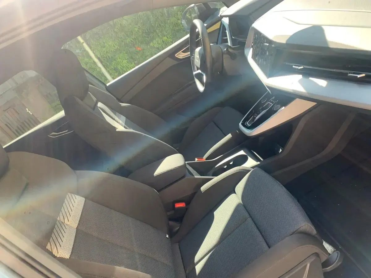 Second-hand Audi Q4 e-tron 125 kW (170 CP) 2022 Albastru SUV