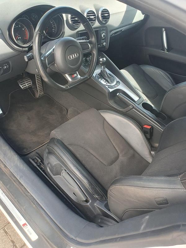 Second-hand Audi TT S-Line 200 CP (147 kW) 2008 Alb Coupe