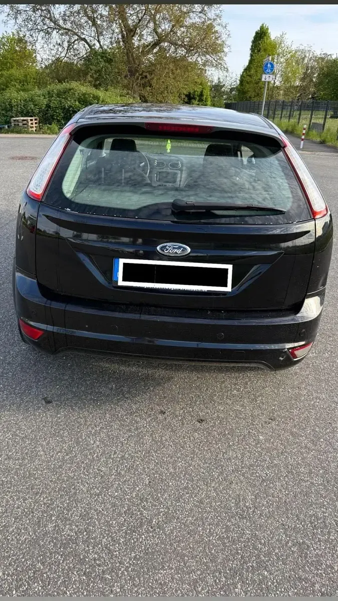 Gebraucht Ford Focus 100 PS (73 kW) 2008 Schwarz Limousine