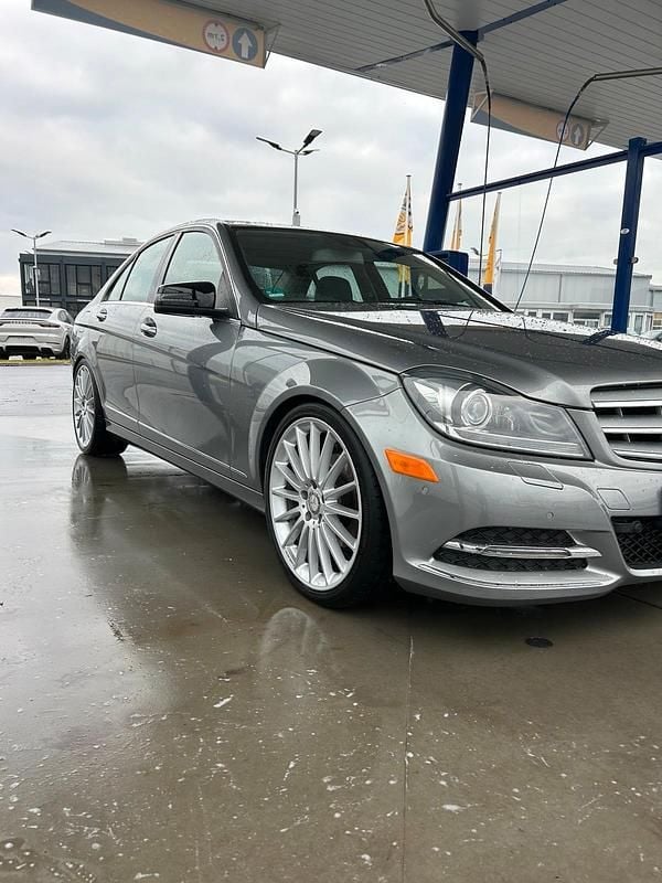 Grau Gebraucht 2013 Mercedes C200 Avantgarde Limousine | 13.500 € (Fairer Preis) - Bild 1/4