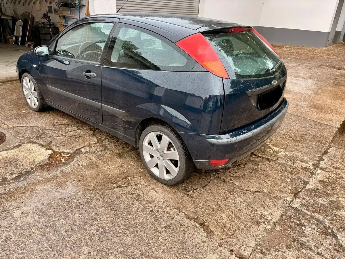Gebraucht Ford Focus 75 PS (55 kW) 2003 Blau Kleinwagen