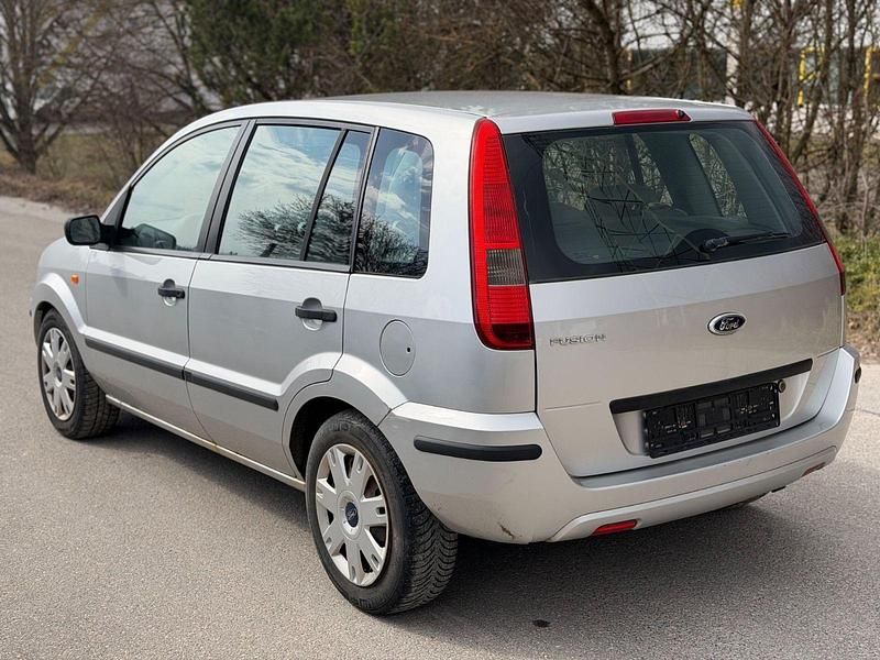 Gebraucht Ford Fusion Trend 101 PS (74 kW) 2002 Silber Kleinwagen