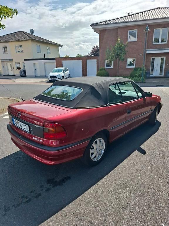 Gebraucht Opel Astra Cabriolet Edition 71 PS (52 kW) 1996 Rot Cabrio