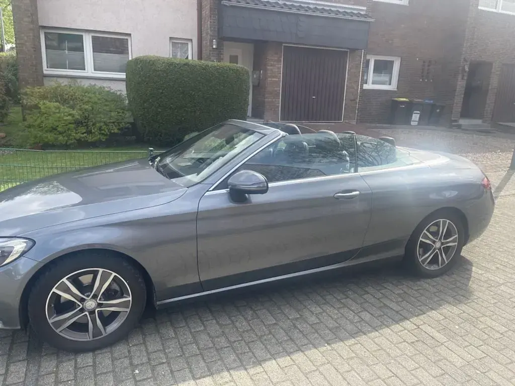 Gebraucht Mercedes C250 211 PS (155 kW) 2017 Grau Cabrio