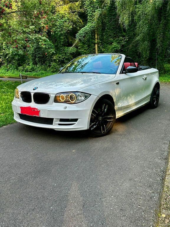 Weiß Gebraucht 2008 BMW 120 Cabriolet M Sport Cabrio | 7.990 € (Etwas zu teuer) - Bild 1/4