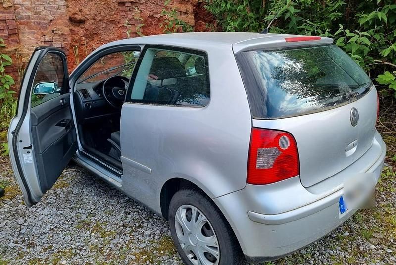 Silber Gebraucht 2004 VW Polo Kleinwagen | 1.500 € - Bild 1/3
