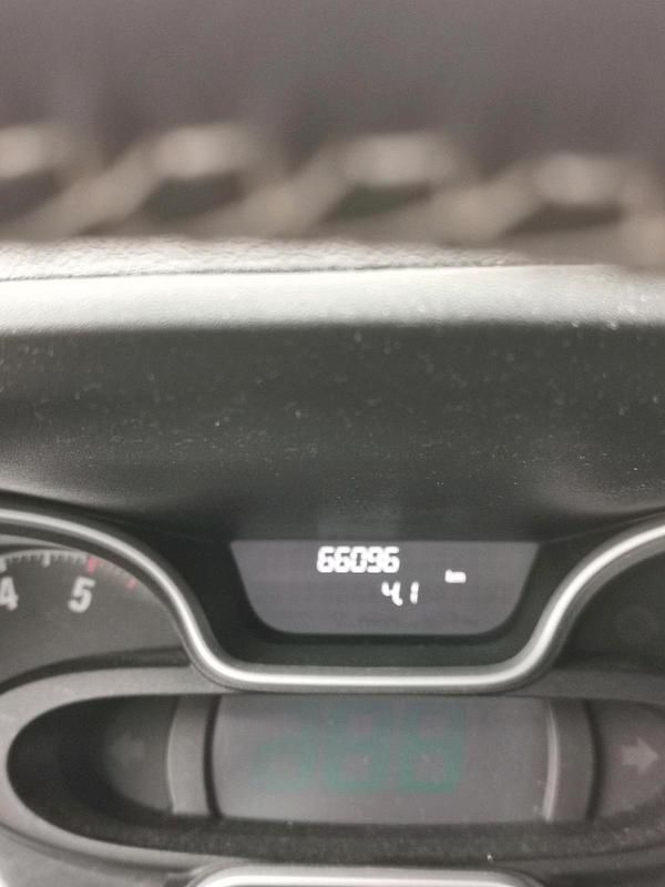 Grün Gebraucht 2015 Opel Vivaro Van | 16.000 € - Bild 1/4