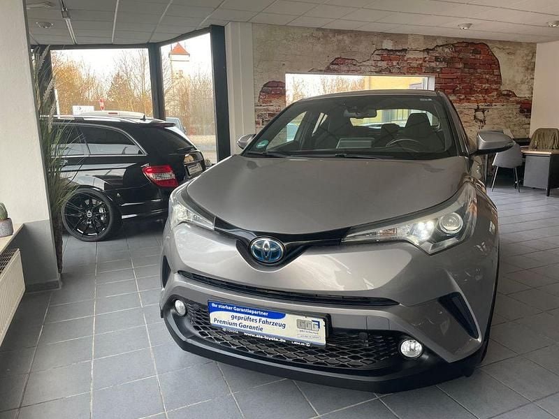 Grau Gebraucht 2019 Toyota C-HR SUV | 17.490 € (Guter Preis) - Bild 1/4