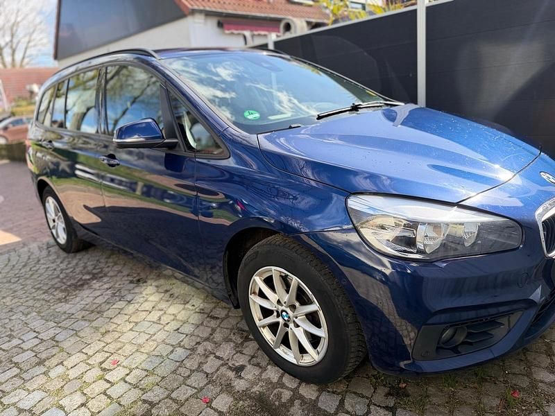 Second-hand BMW 218 150 CP (110 kW) 2017 Albastru Break