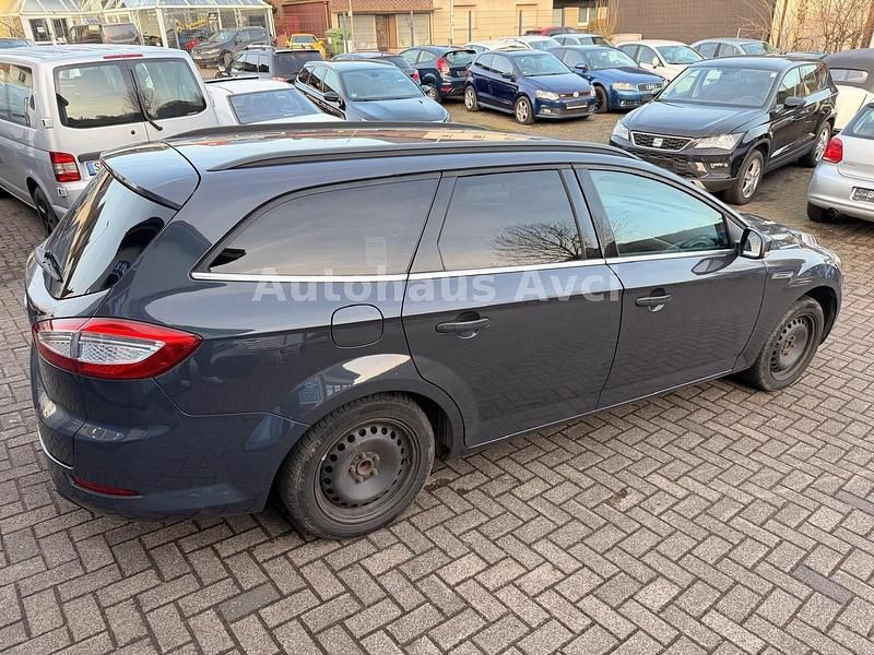 Gebraucht Ford Mondeo Champions Edition 120 PS (88 kW) 2013 Schwarz Kombi