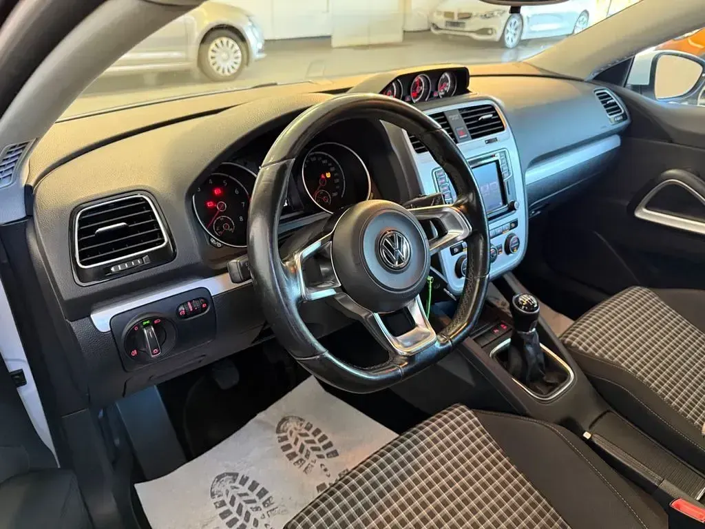 Gebraucht VW Scirocco 190 PS (139 kW) 2016 Weiß Coupé
