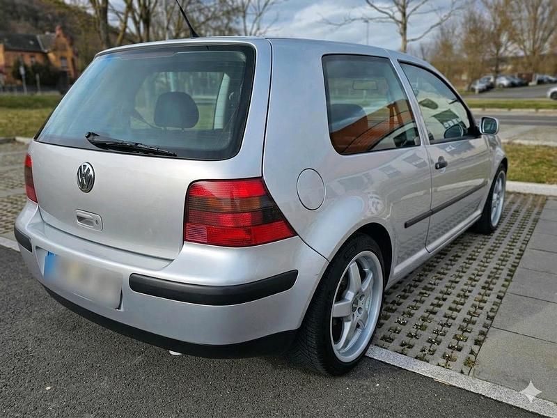 Gebraucht VW Golf IV 75 PS (55 kW) 2003 Silber Kleinwagen