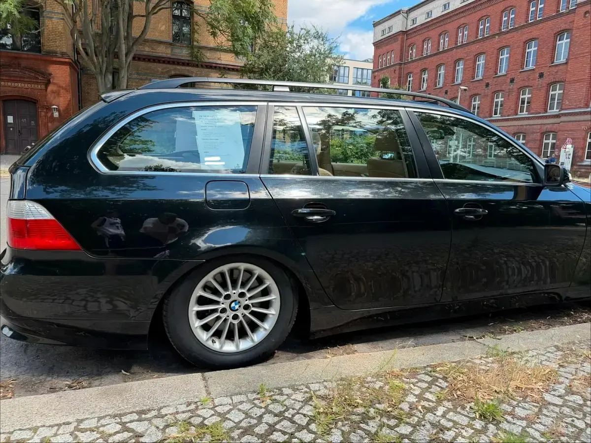 Gebraucht BMW 525 177 PS (130 kW) 2004 Schwarz Kombi