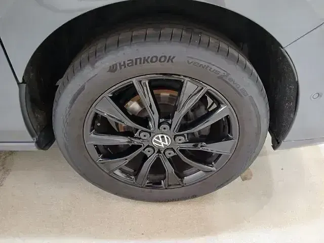 Gebraucht VW Multivan Edition 150 PS (110 kW) 2024 Pure grey Van / Kleinbus