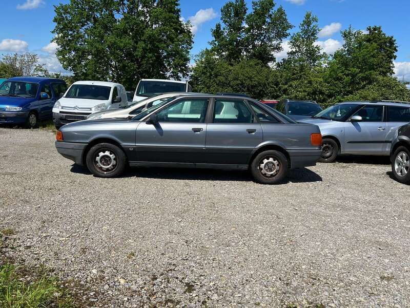 Grau metallik Gebraucht 1990 Audi 80 Limousine | 2.100 € - Bild 1/4