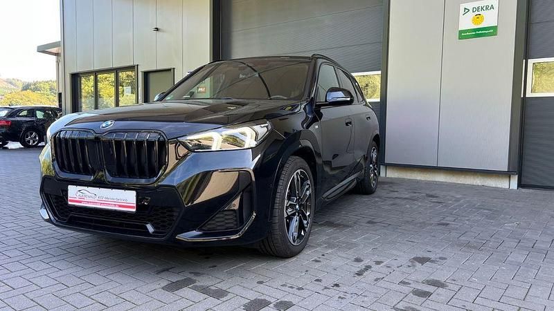 Schwarz Gebraucht 2023 BMW X1 M Sport SUV | 39.990 € (Fairer Preis) - Bild 1/4