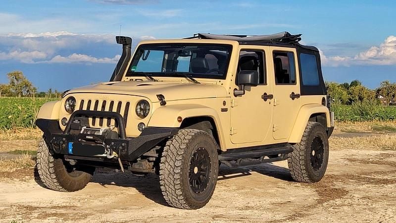 Beige Gebraucht 2016 Jeep Wrangler SUV | 36.000 € (Teuer) - Bild 1/4