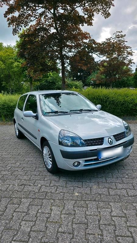 Silber Gebraucht 2002 Renault Clio II Expression Kleinwagen | 1.000 € (Guter Preis) - Bild 1/4