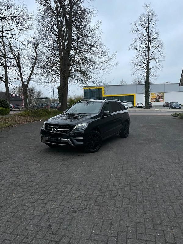 Gebraucht Mercedes ML350 265 PS (194 kW) 2013 Schwarz SUV