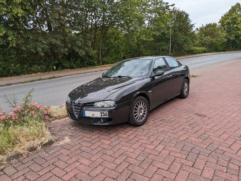 Braun Gebraucht 2005 Alfa Romeo 156 Ti Limousine | 2.990 € (Fairer Preis) - Bild 1/4