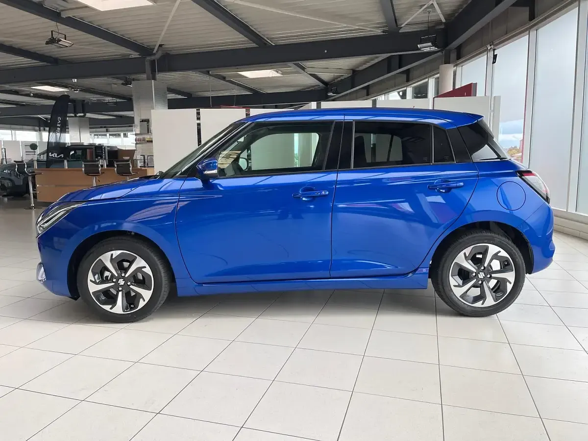 Neu Suzuki Swift Comfort+ 83 PS (61 kW) 2026 Frontier blue pearl metallic Kleinwagen