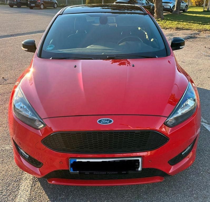 Gebraucht Ford Focus ST-Line 140 PS (102 kW) 2018 Rot Limousine