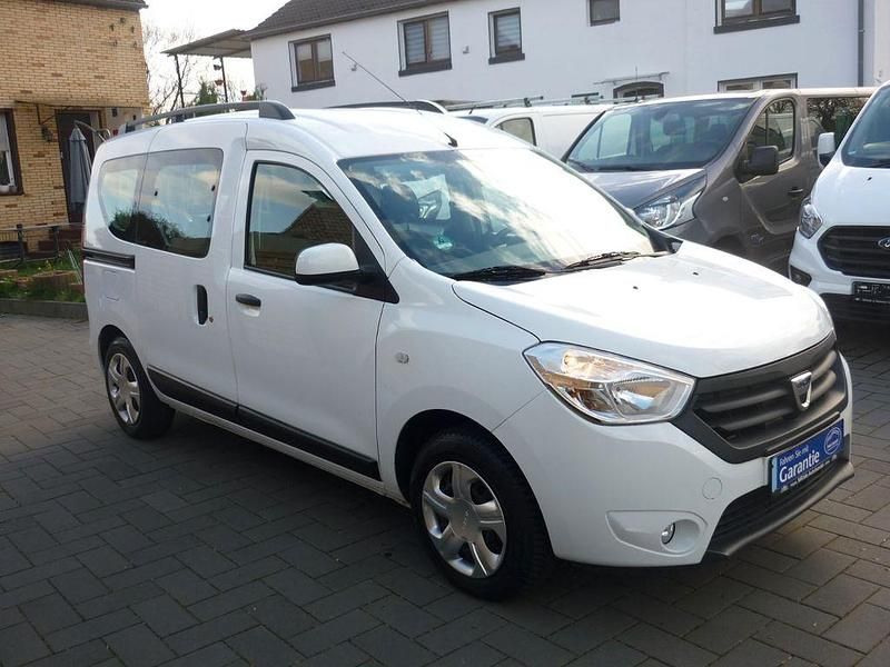 Gebraucht Dacia Dokker Lauréate 90 PS (66 kW) 2013 Weiß Van / Kleinbus