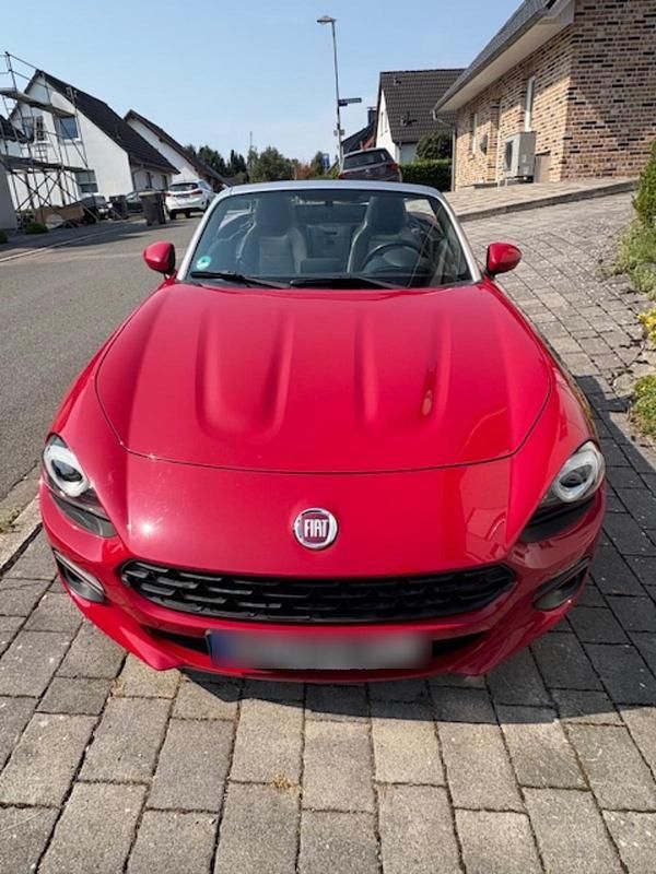 Rot Gebraucht 2017 Fiat 124 Lusso Cabrio | 18.000 € - Bild 1/4