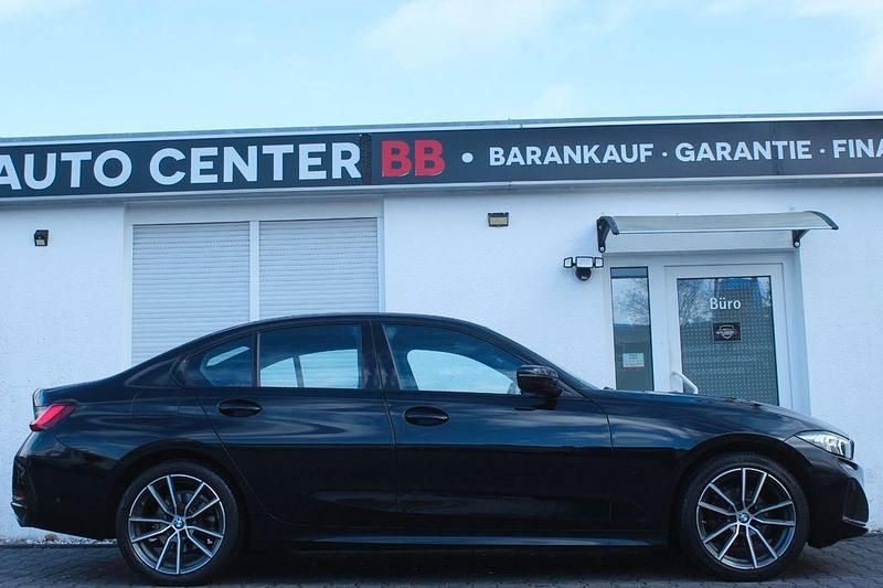 Gebraucht BMW 318 Performance 150 PS (110 kW) 2022 Schwarz Limousine