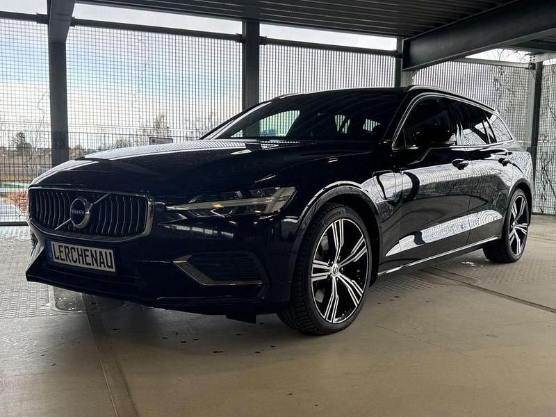 Gebraucht Volvo V60 Plus 253 PS (186 kW) 2022 Schwarz Kombi