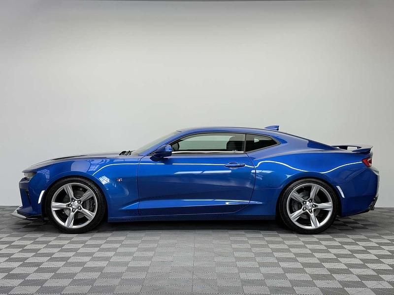 Gebraucht Chevrolet Camaro 453 PS (333 kW) 2018 Vector/electric blue metallic Coupé