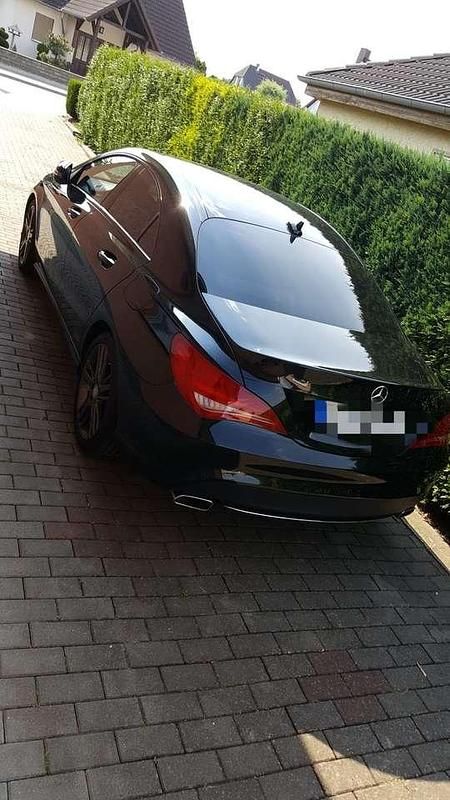 Gebraucht Mercedes CLA200 Urban 156 PS (114 kW) 2015 Schwarz Coupé