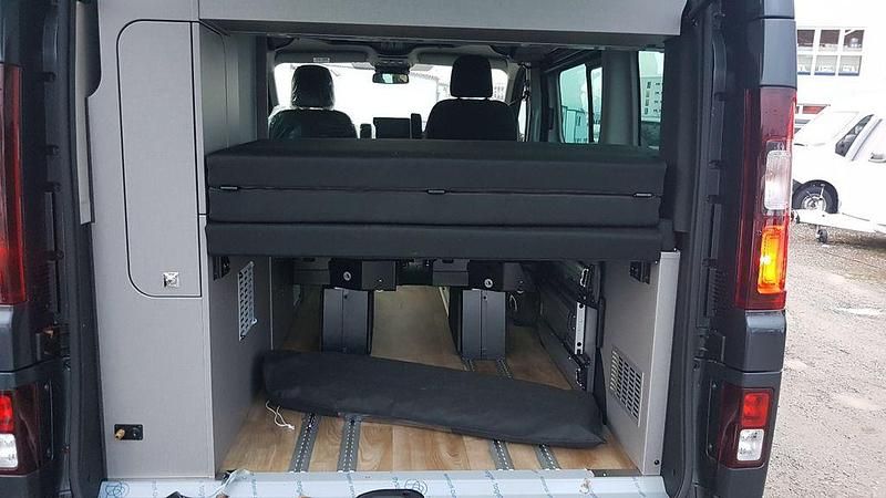 Neu Nissan Primastar 170 PS (125 kW) 2025 Grau Van / Kleinbus