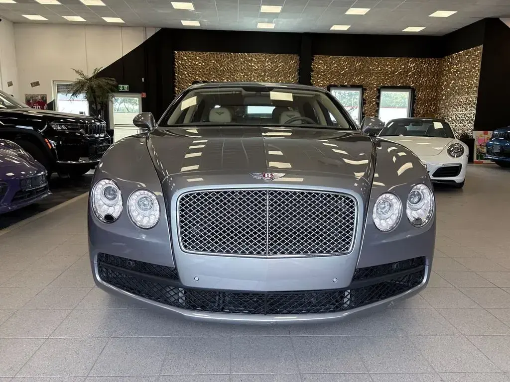 Gebraucht Bentley Flying Spur 507 PS (372 kW) 2016 Grau Limousine