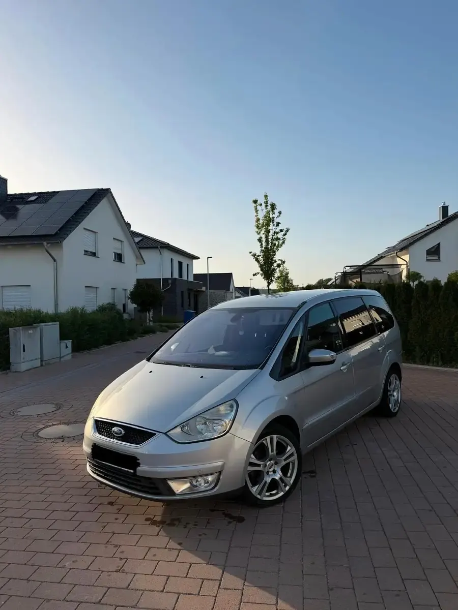 Gebraucht Ford Galaxy 140 PS (102 kW) 2007 Silber Van / Kleinbus