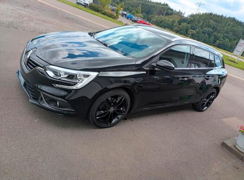 Schwarz Gebraucht 2017 Renault Mégane GrandTour GT Kombi | 11.500 € (Fairer Preis) - Bild 1/4