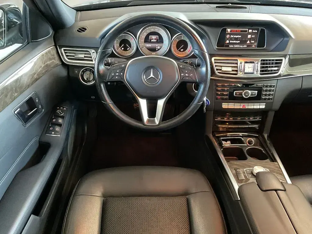 Second-hand Mercedes E220 Avantgarde 170 CP (125 kW) 2013 Negru Berlinǎ