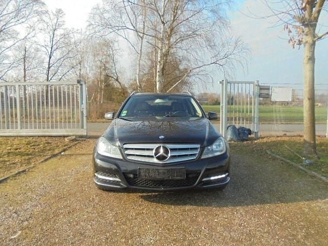 Gebraucht Mercedes C200 Avantgarde 136 PS (100 kW) 2013 Schwarz Limousine