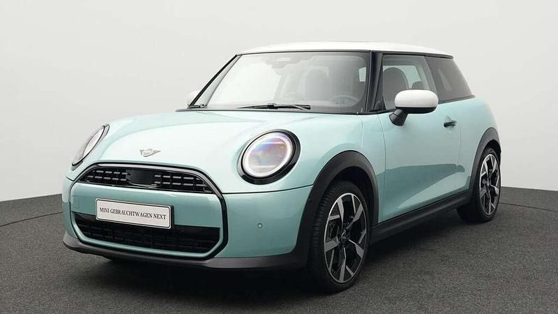 Grün Gebraucht 2024 Mini Cooper Classic Kleinwagen | 27.802 € (Fairer Preis) - Bild 1/4