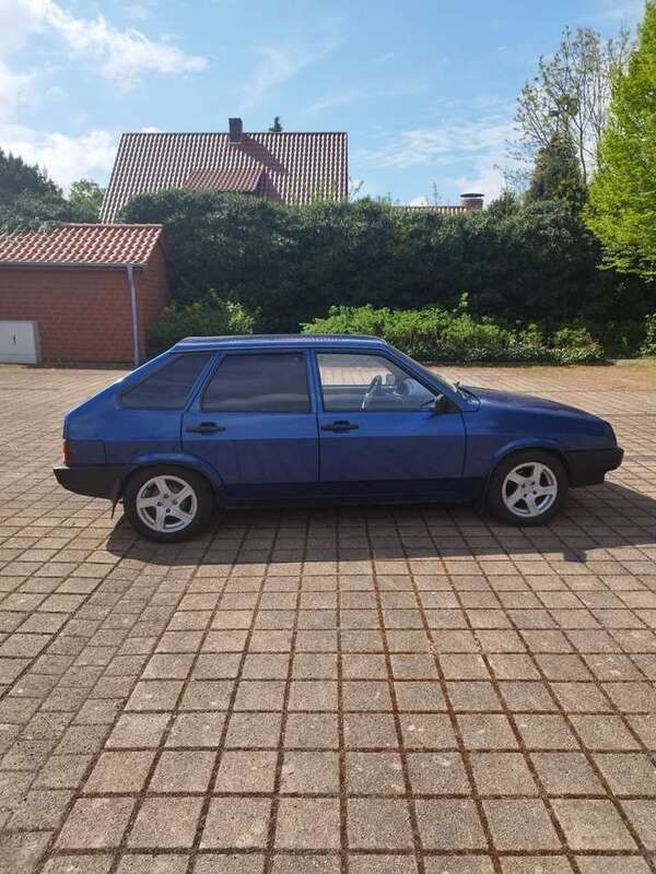 Blau Gebraucht 1991 Lada Samara Kleinwagen | 1.499 € - Bild 1/4