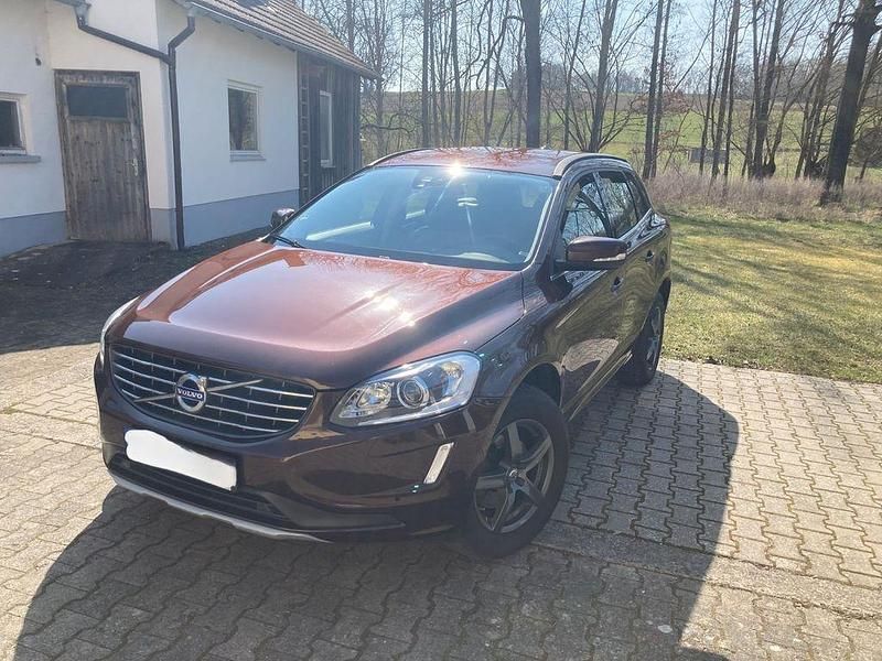 Gebraucht Volvo XC60 Momentum 190 PS (139 kW) 2015 Braun SUV