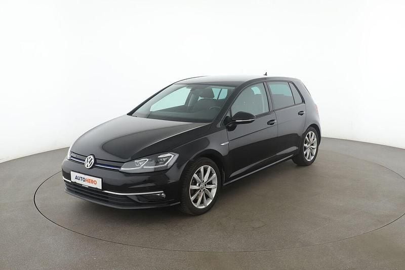 Schwarz Gebraucht 2018 VW Golf VII Highline Limousine | 15.590 € (Guter Preis) - Bild 1/3