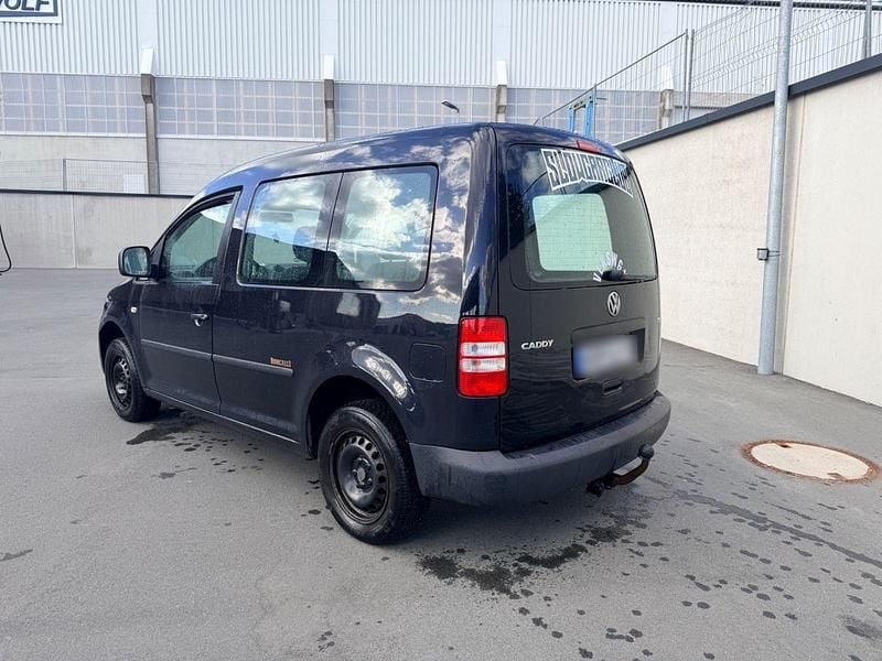 Second-hand VW Caddy 86 CP (63 kW) 2011 Negru Monovolum