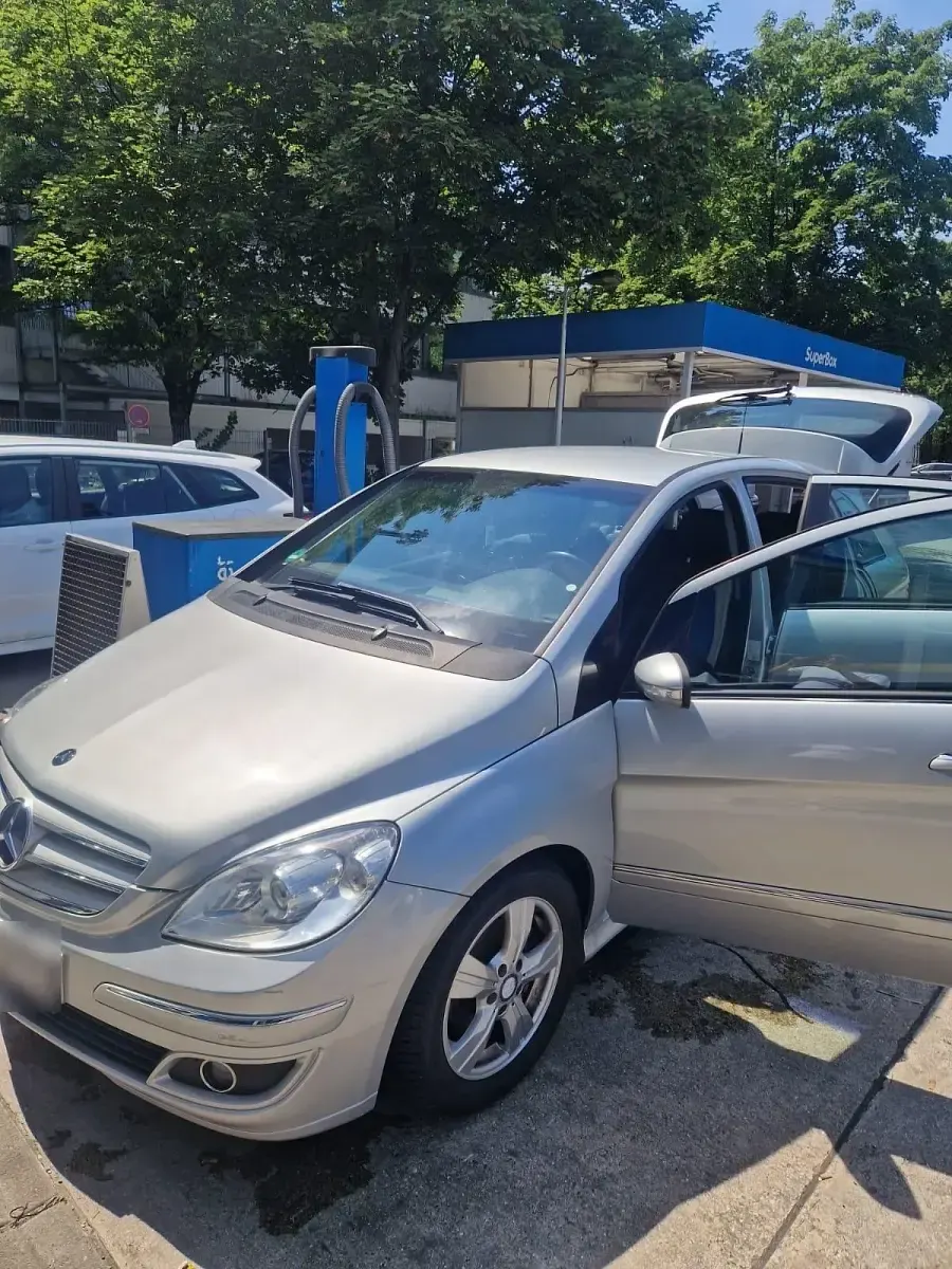 Gebraucht Mercedes B200 136 PS (100 kW) 2008 Silber Van / Kleinbus