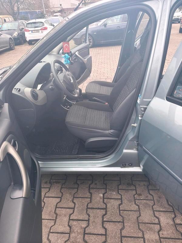 Gebraucht Dacia Logan Lauréate 75 PS (55 kW) 2009 Silber Limousine