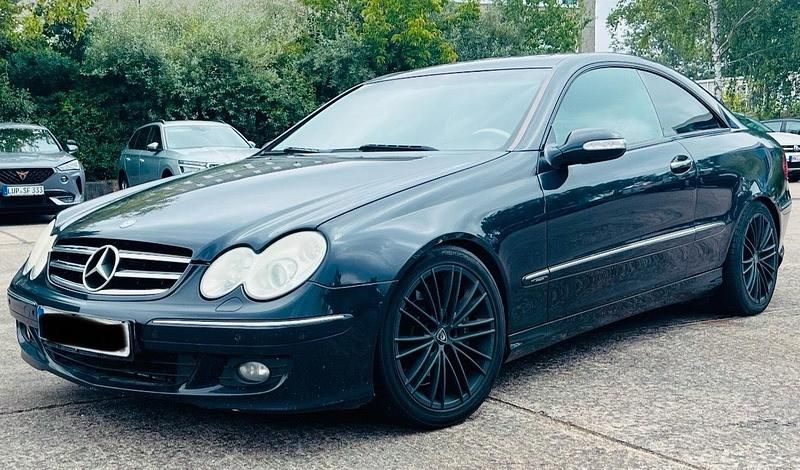 Schwarz Gebraucht 2008 Mercedes CLK500 AMG Coupé | 12.990 € (Guter Preis) - Bild 1/4