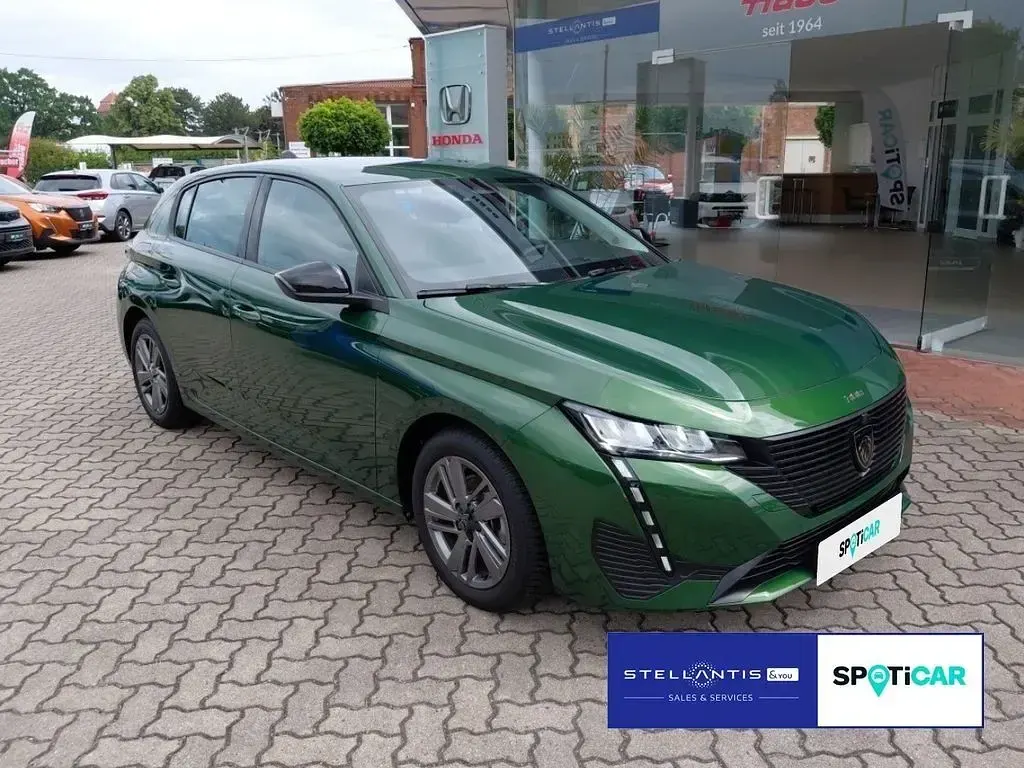 Gebraucht Peugeot 308 Active 131 PS (96 kW) 2024 Grün Limousine