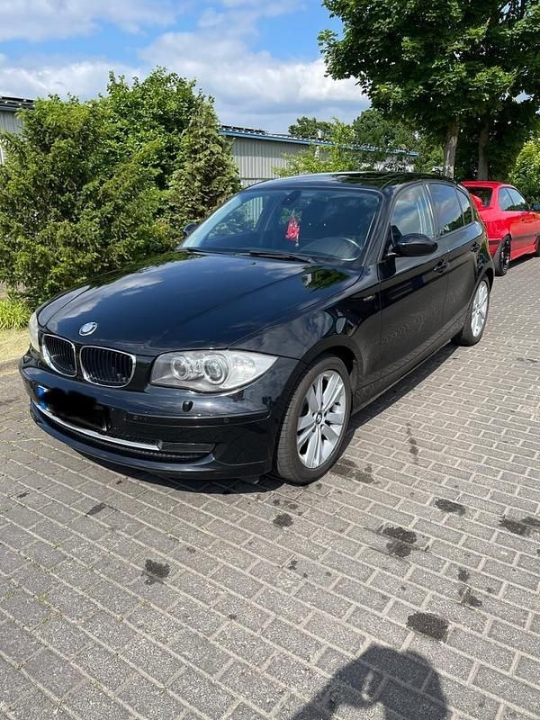 Schwarz Gebraucht 2008 BMW 123 Kleinwagen | 6.500 € (Fairer Preis) - Bild 1/4